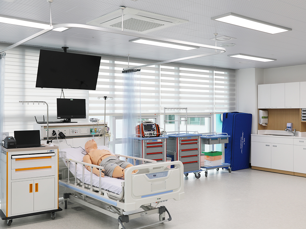 성인시뮬레이션실습실 사진