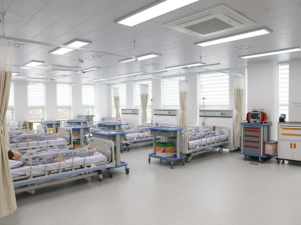 기본간호학실습실2 사진