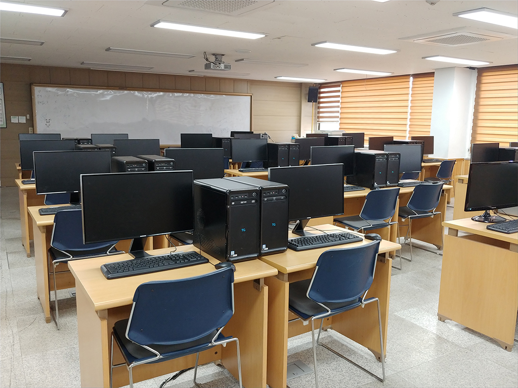 컴퓨터실습실 사진